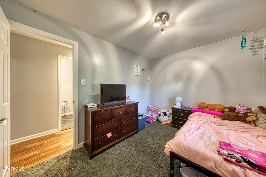 Photo of 215 Brooks Rd