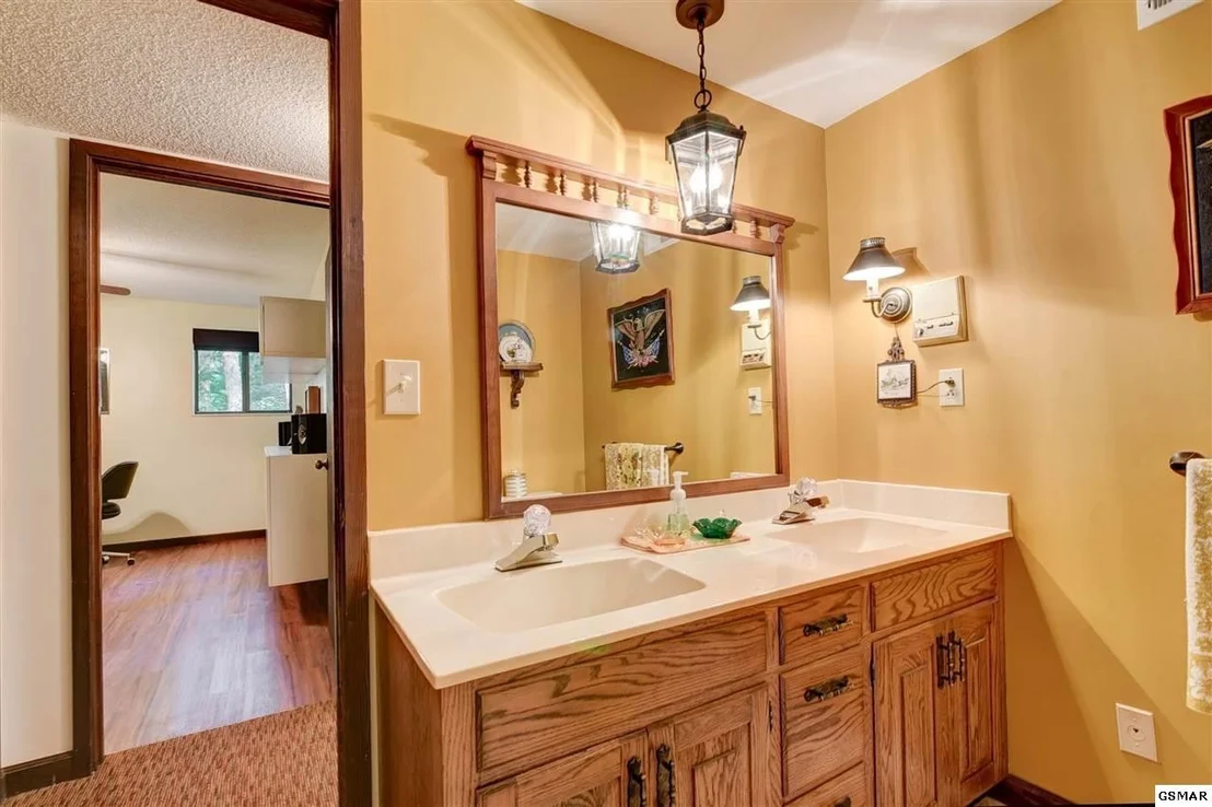 Photo of 1646 White Oak Drive