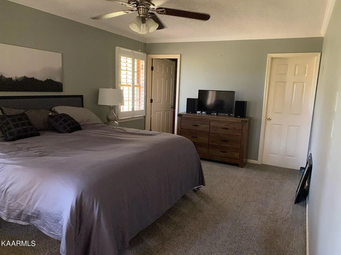 Photo of 305 Webb Rd