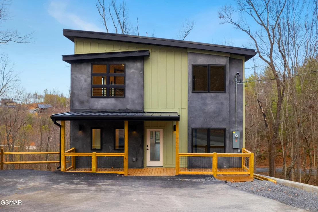 Photo of 2232 Spurling Road