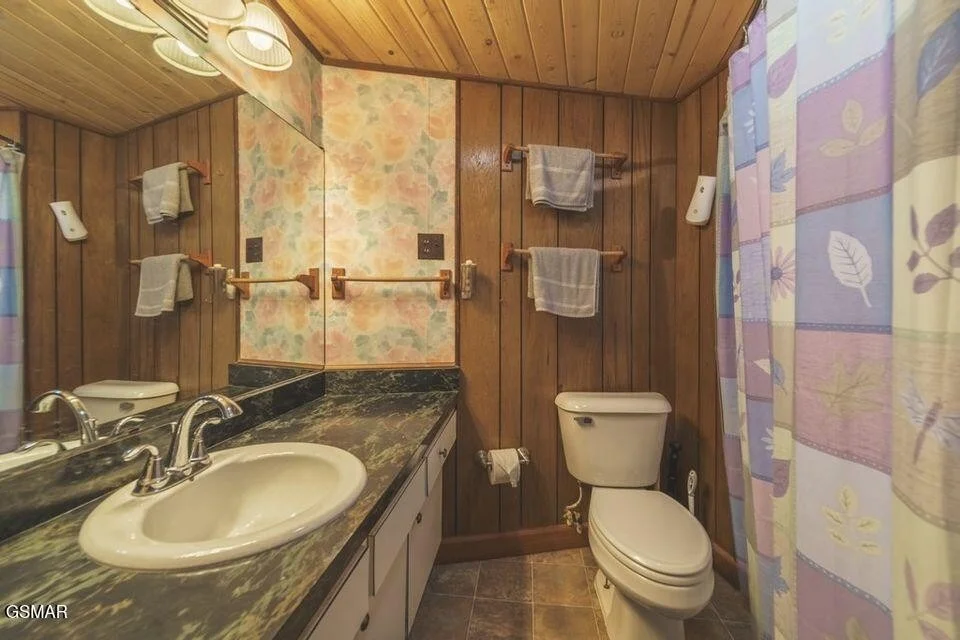 Photo of 1020 Clingmans View