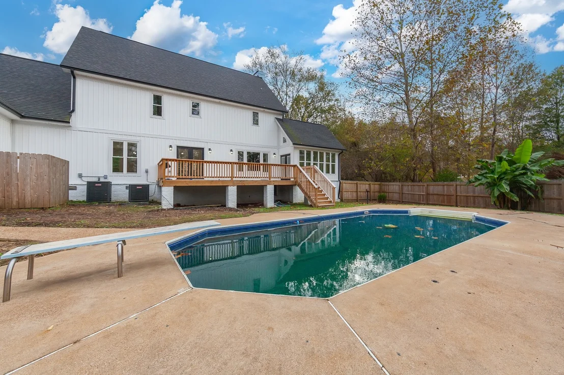 Photo of 250 Bascom Rd