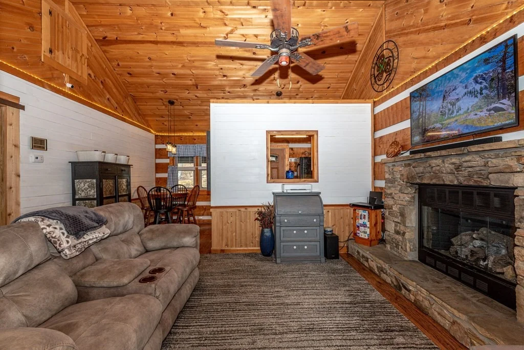 Photo of 1810 Ridgecrest Drive