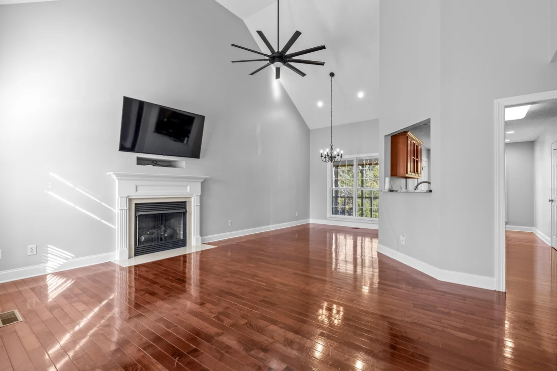 Photo of 433 Stanford Dr