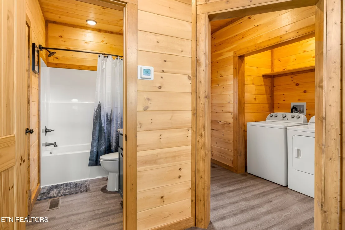 Photo of 804 Peak Loop Way