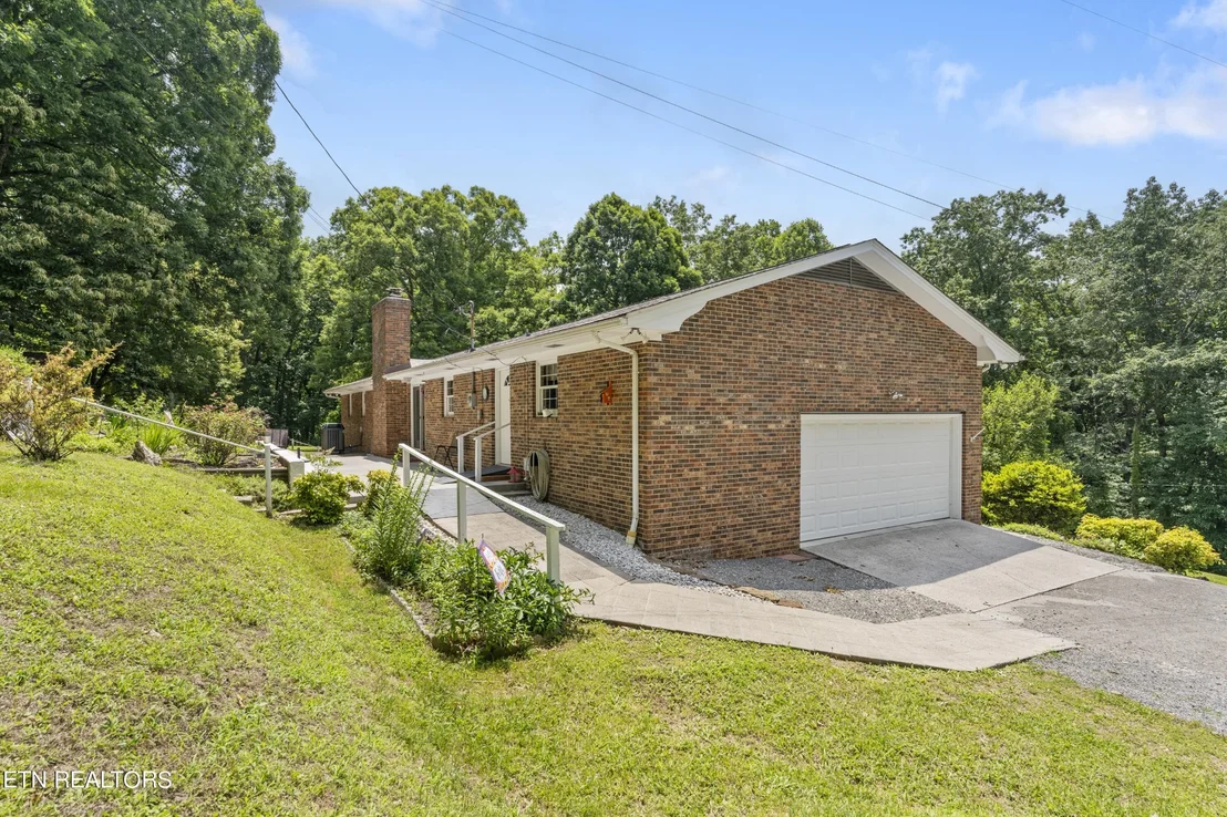 Photo of 149 Glenn Circle