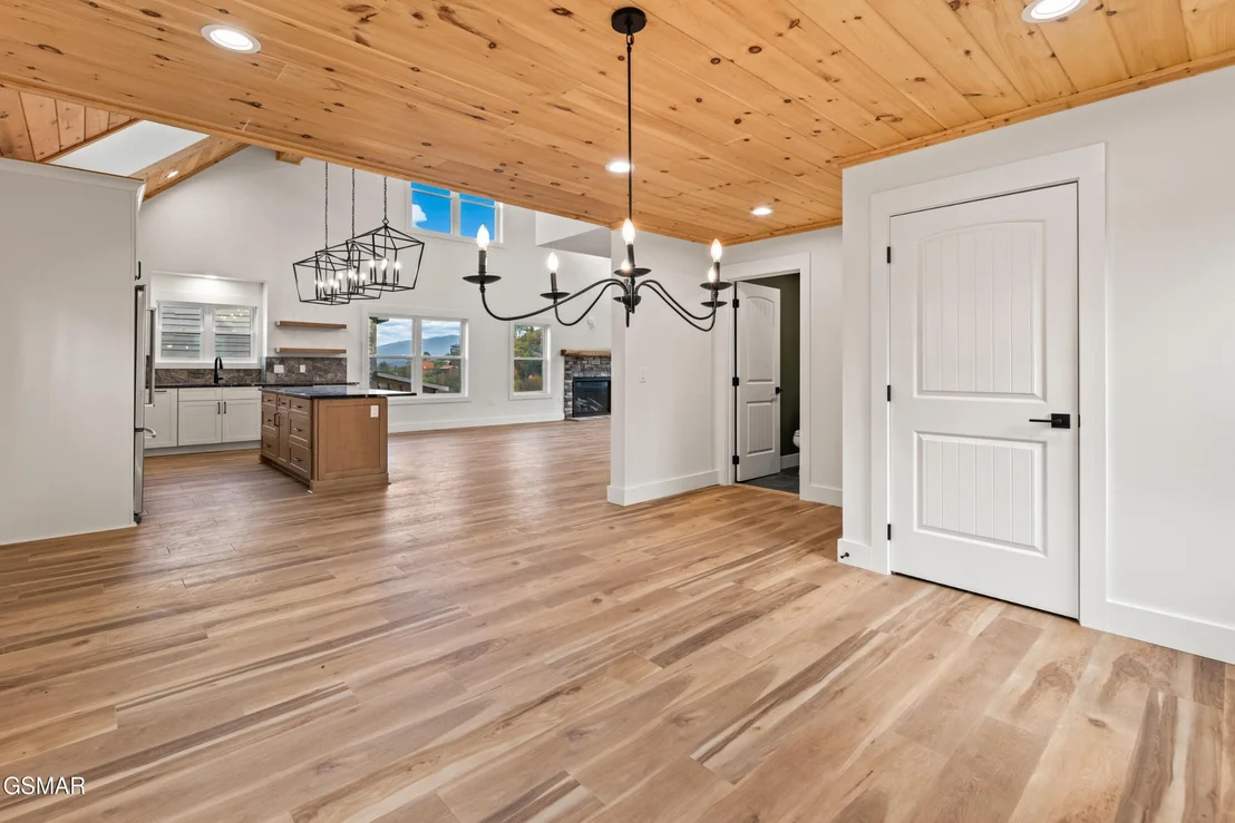 Photo of 652 Pinecrest Drive