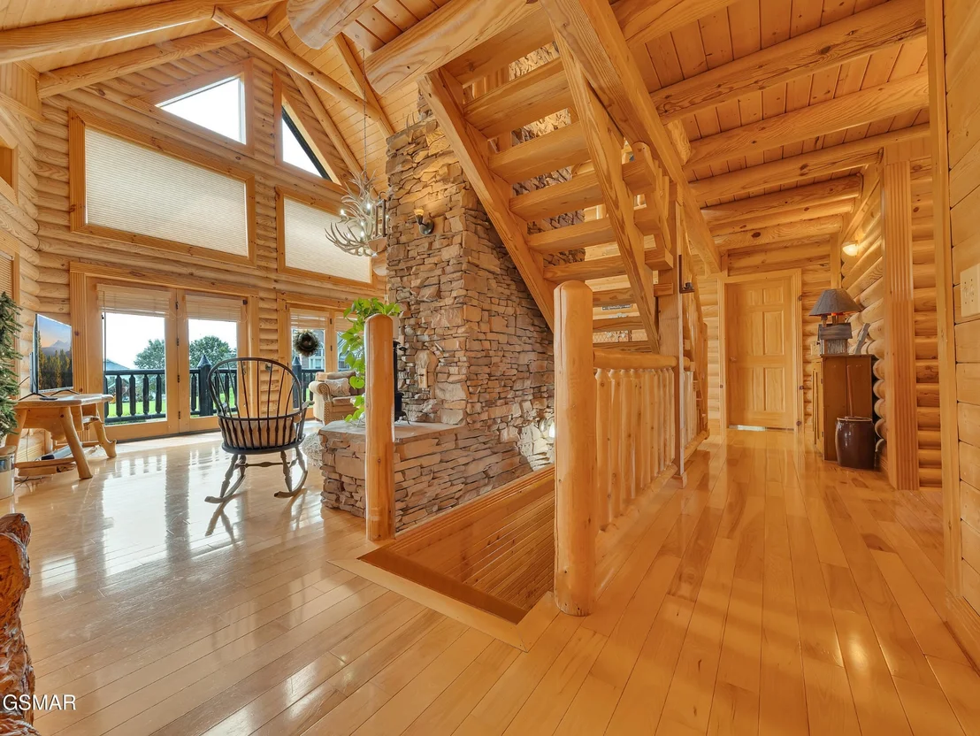 Photo of 838 Pinnacle Drive
