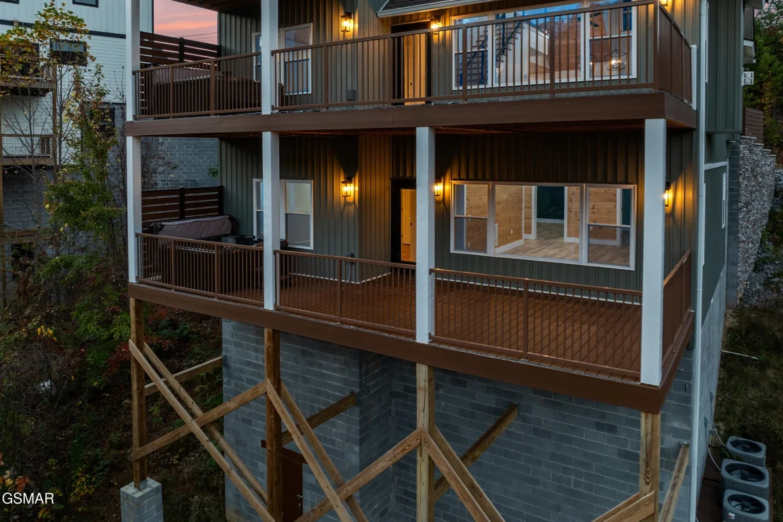 Photo of 652 Pinecrest Drive