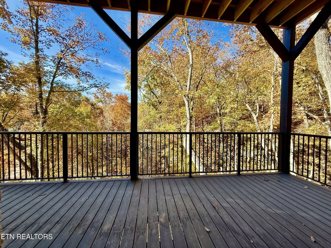 Photo of 1546 Bear Valley Rd