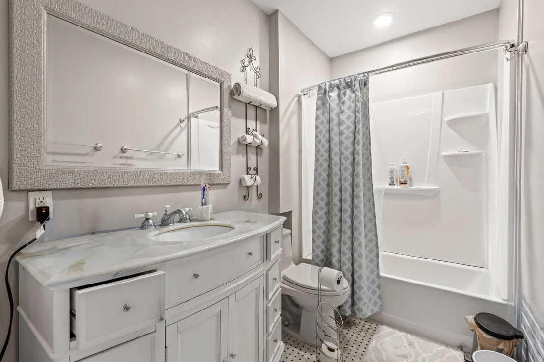 Photo of 46 N Crest Road