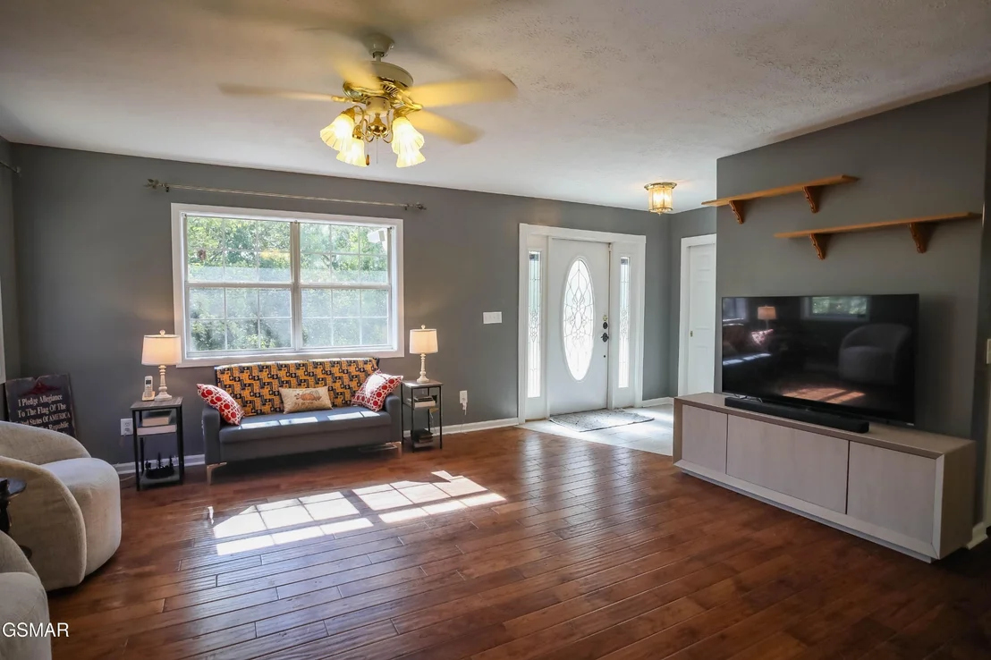Photo of 820 Matthews Way