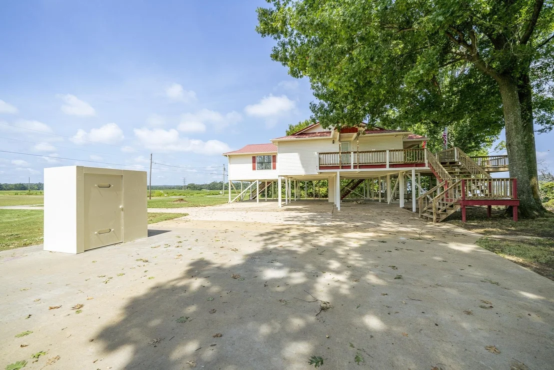 Photo of 649 NARROWS LN