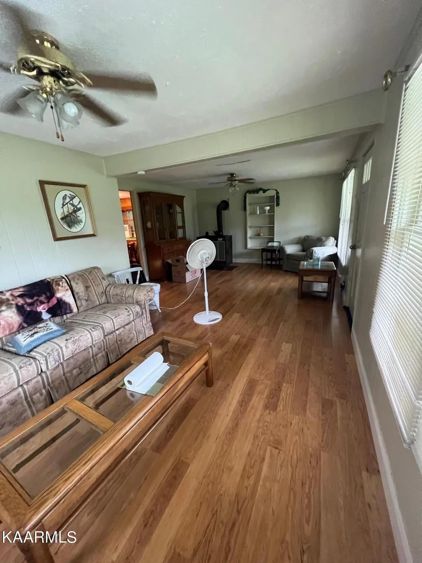 Photo of 392 Chambers Lane