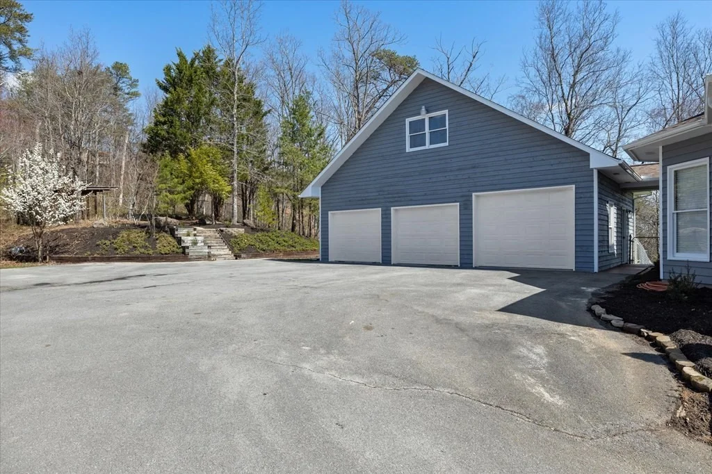 Photo of 1044 Shadow Ridge Drive