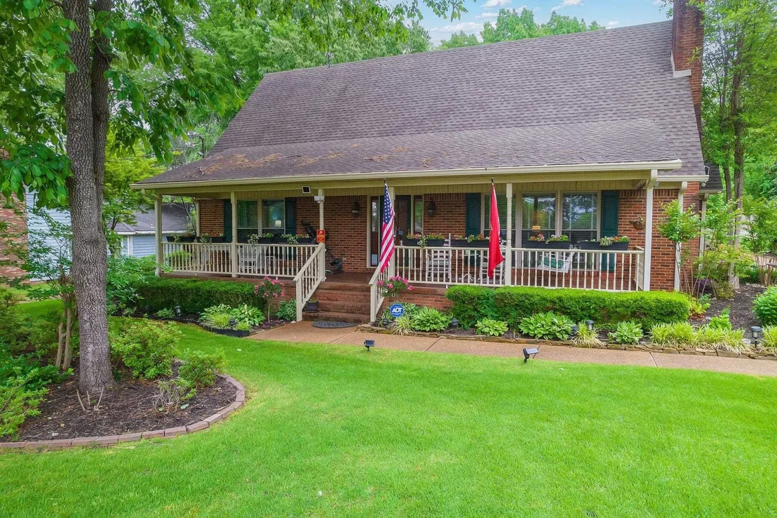 Photo of 160 PLANTATION RD