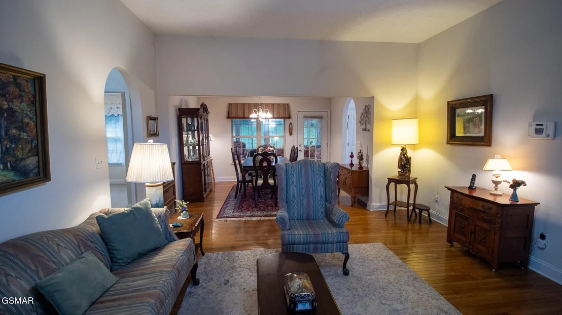 Photo of 829 Windstone Drive
