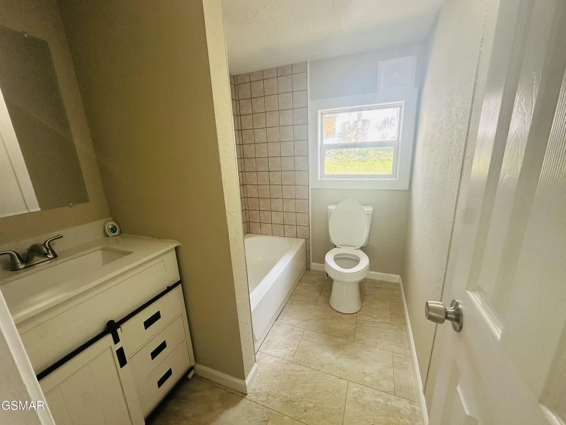 Photo of 971 Lee Road