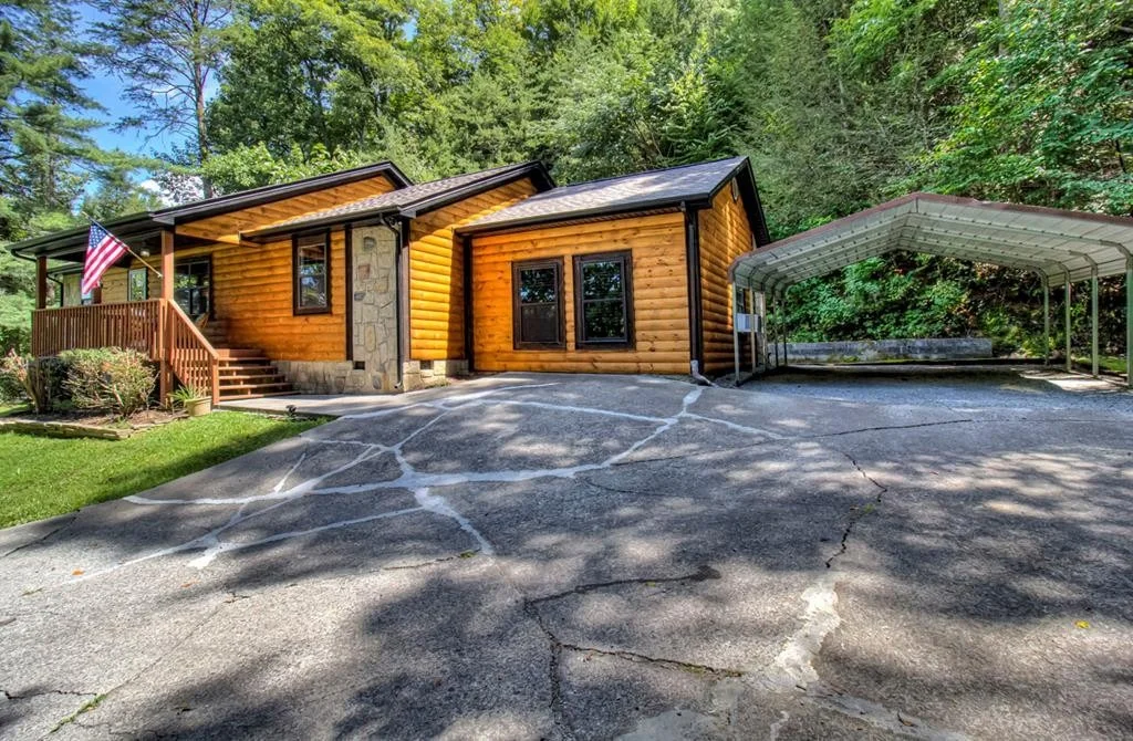 Photo of Unit DOLLYSWOOD at 3764 DOLLYS Drive