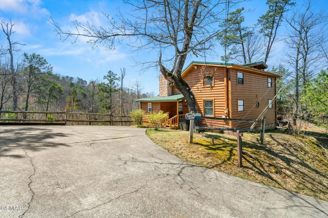 Photo of 2124 Windy Lane