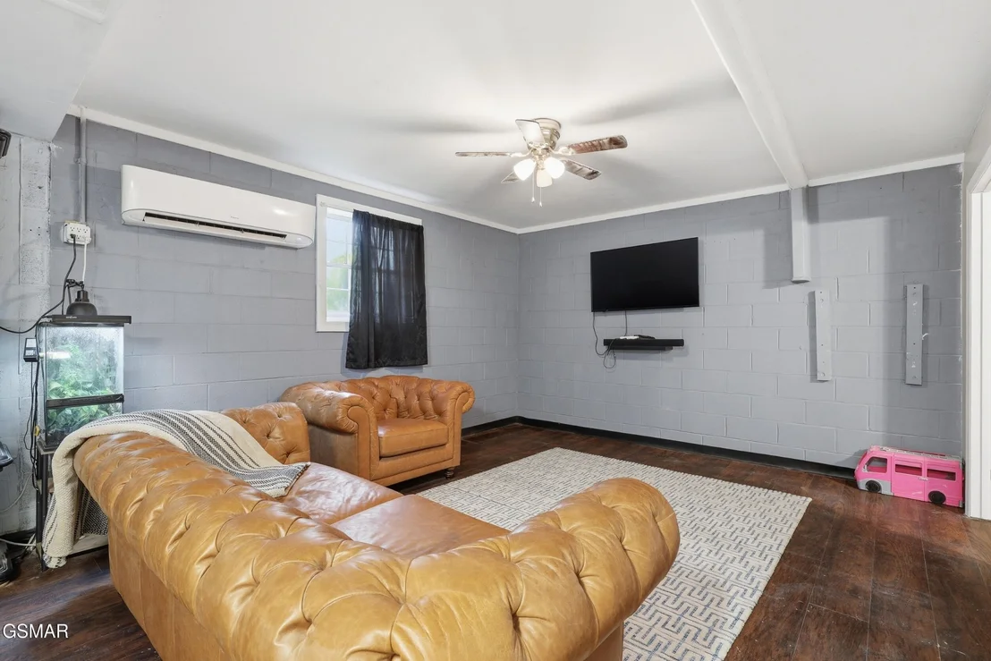Photo of 223 River Valley Circle