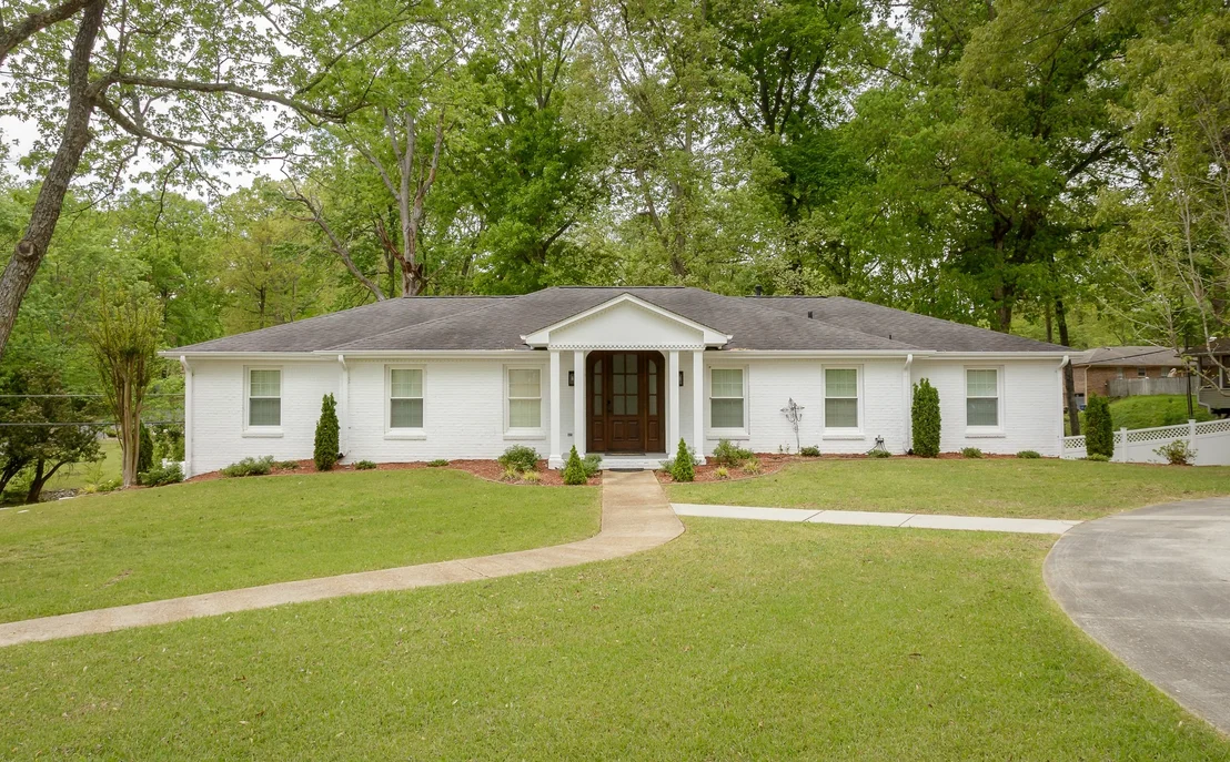Photo of 102 Colonial Dr