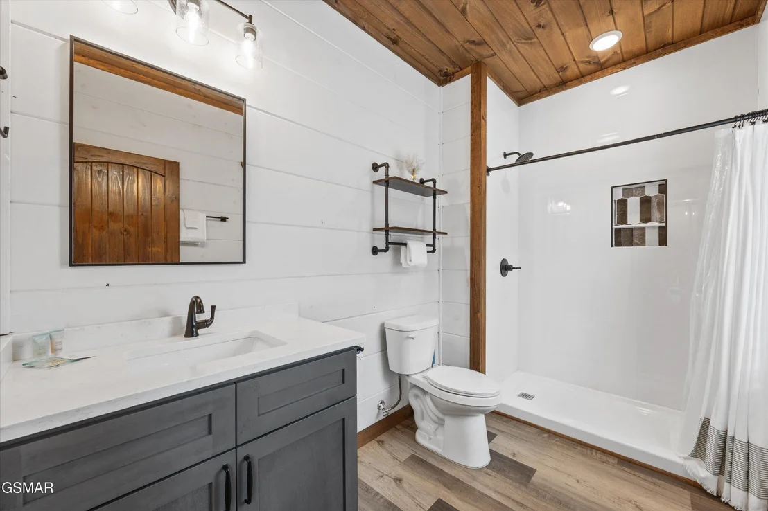 Photo of 411 Hatchet Way