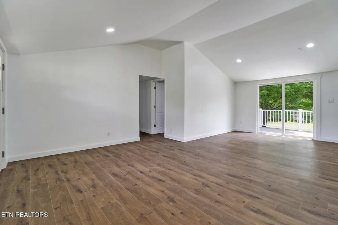 Photo of 1095 Franklin Rd