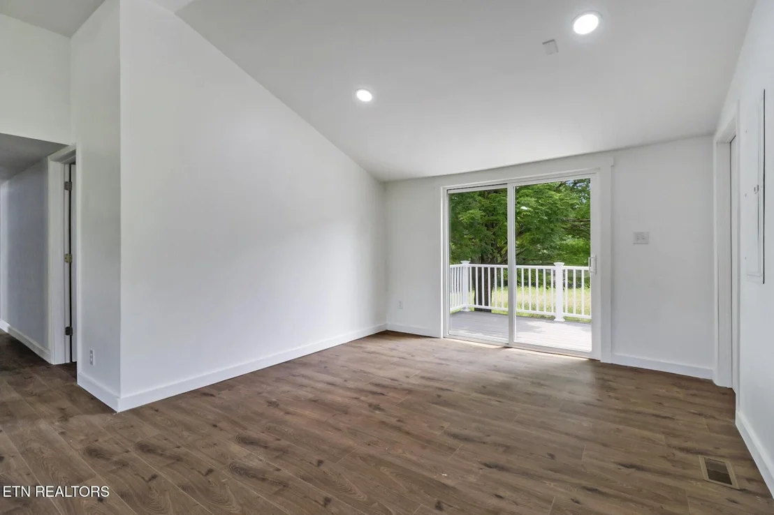 Photo of 1095 Franklin Rd