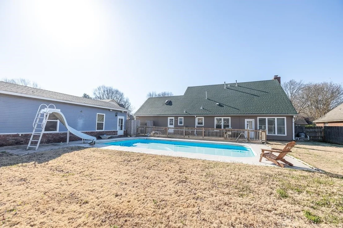 Photo of 582 BRINSLEY DR