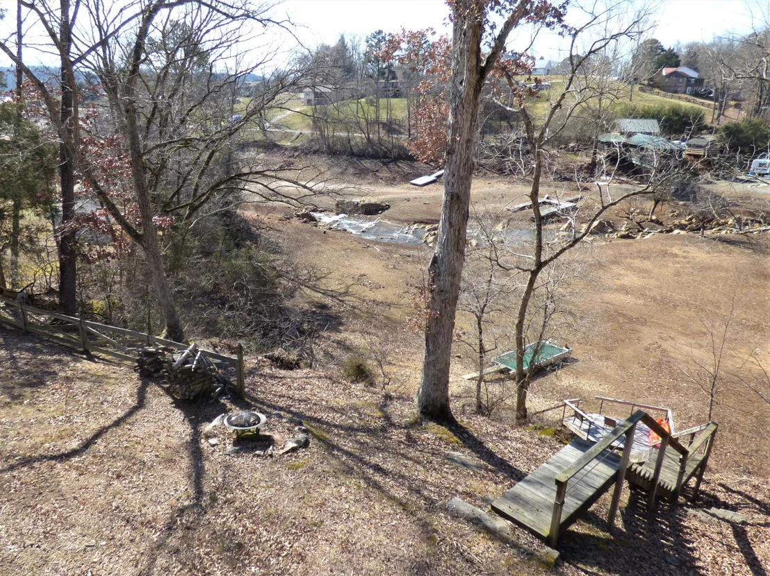 Photo of 860 Plainview Drive