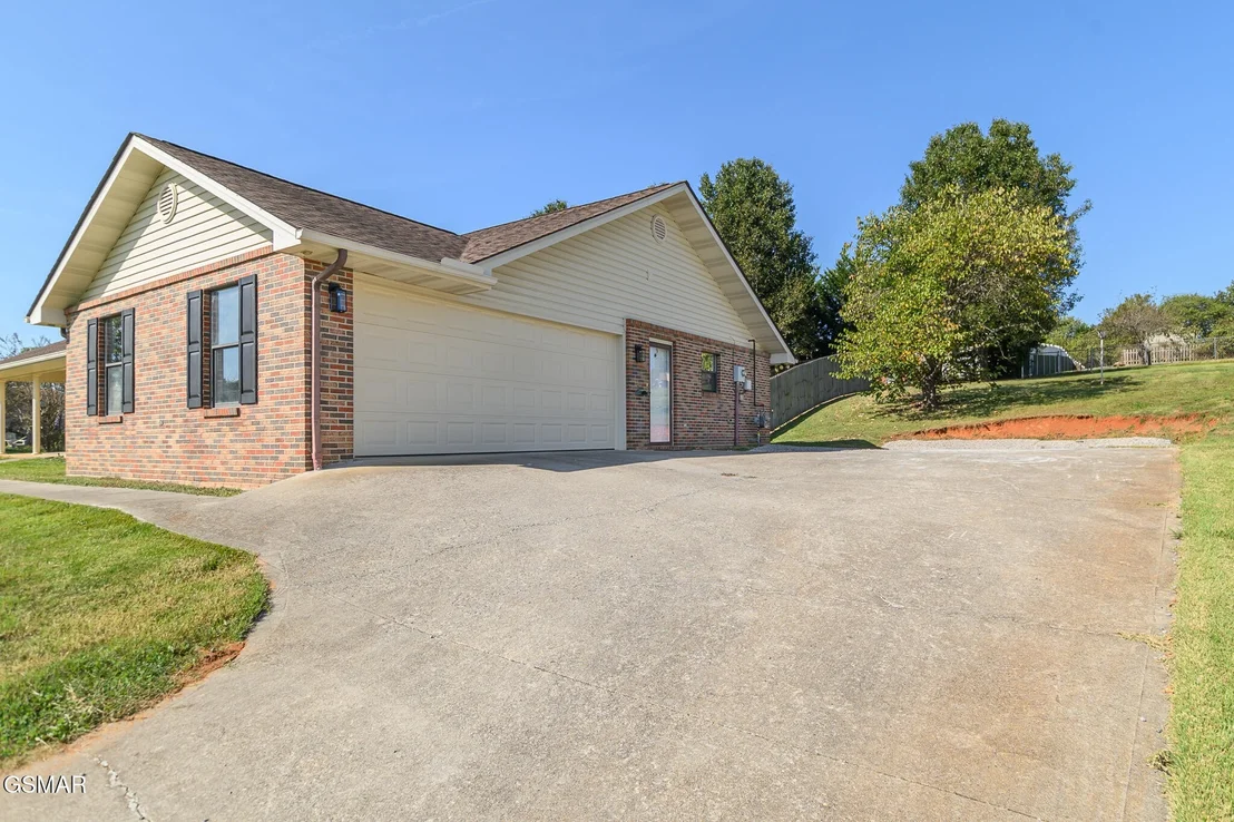 Photo of 2115 Bradley Lane