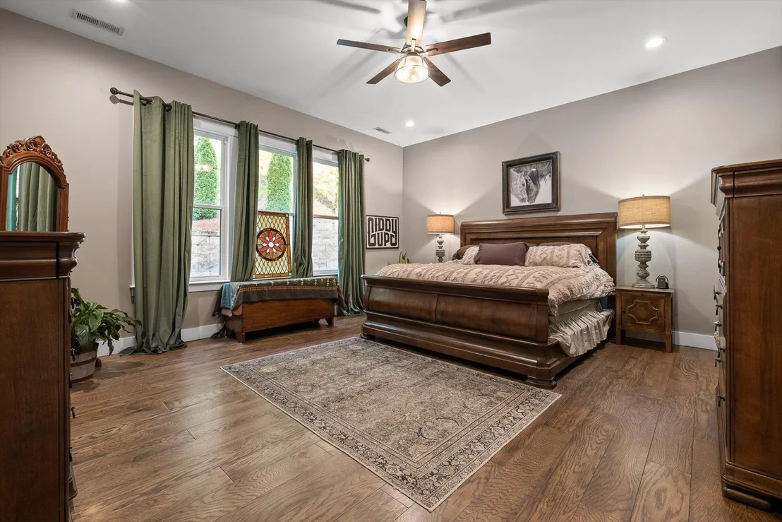 Photo of 9962 Caseview Drive