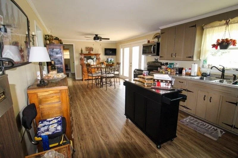 Photo of 1800 Meadowbrook Dr