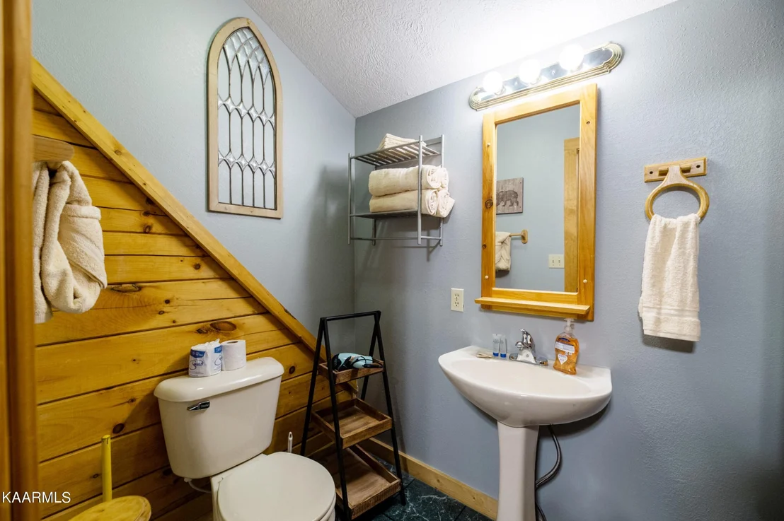 Photo of 704 Black Hawk Way