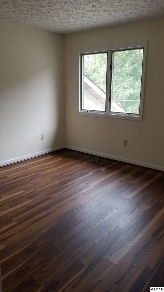 Photo of 619 Broadview Drive