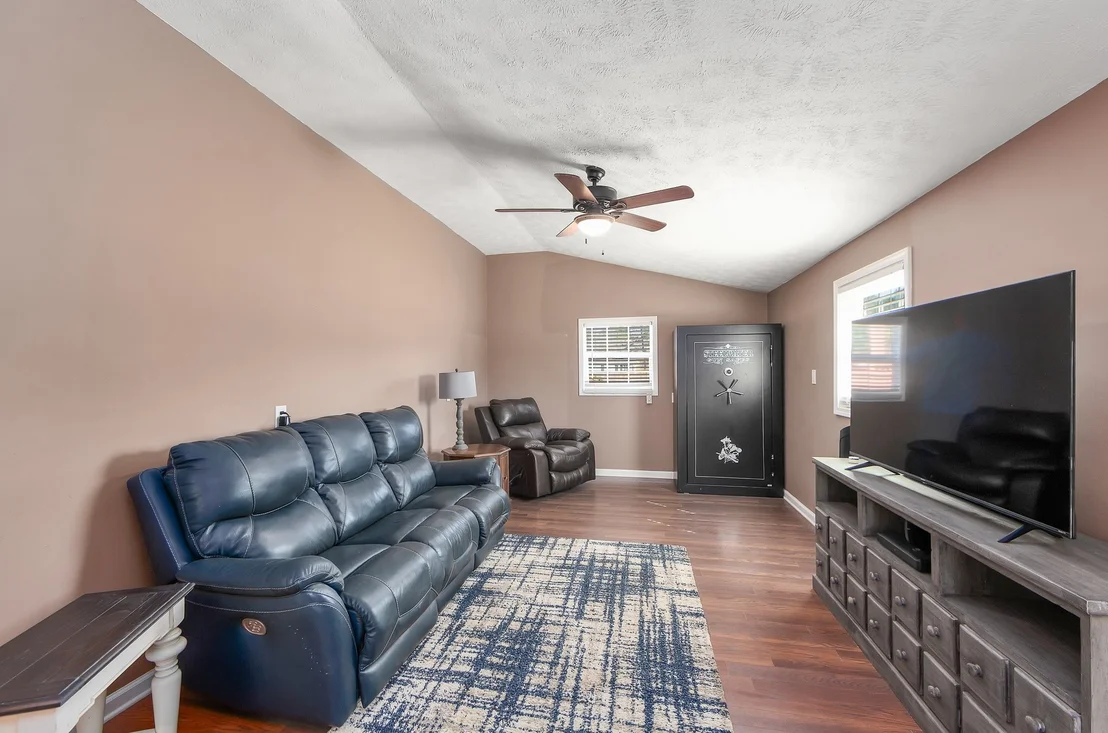 Photo of 280 Saint Rd