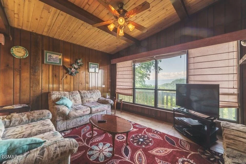Photo of 1020 Clingmans View