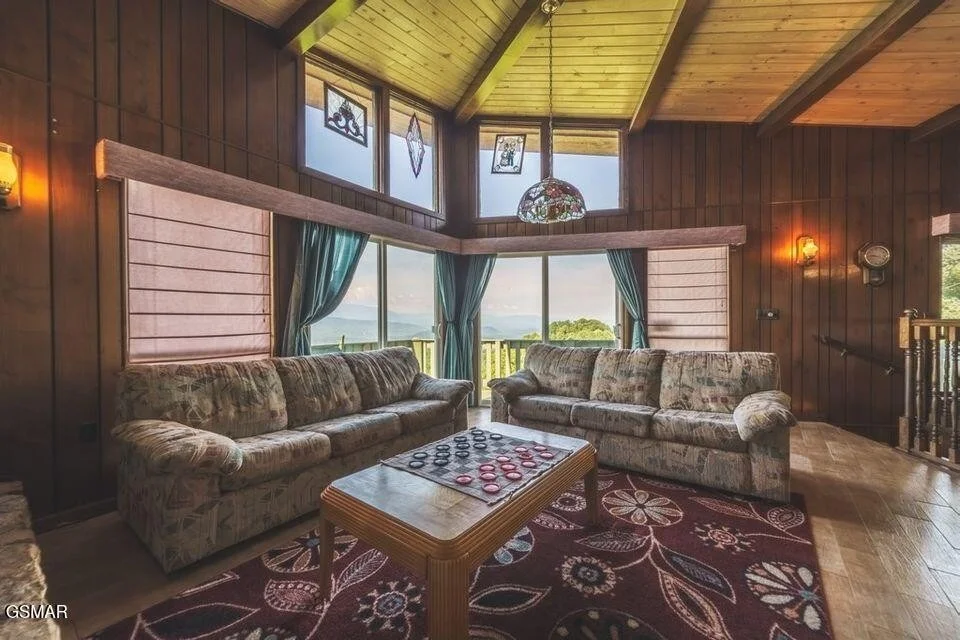 Photo of 1020 Clingmans View
