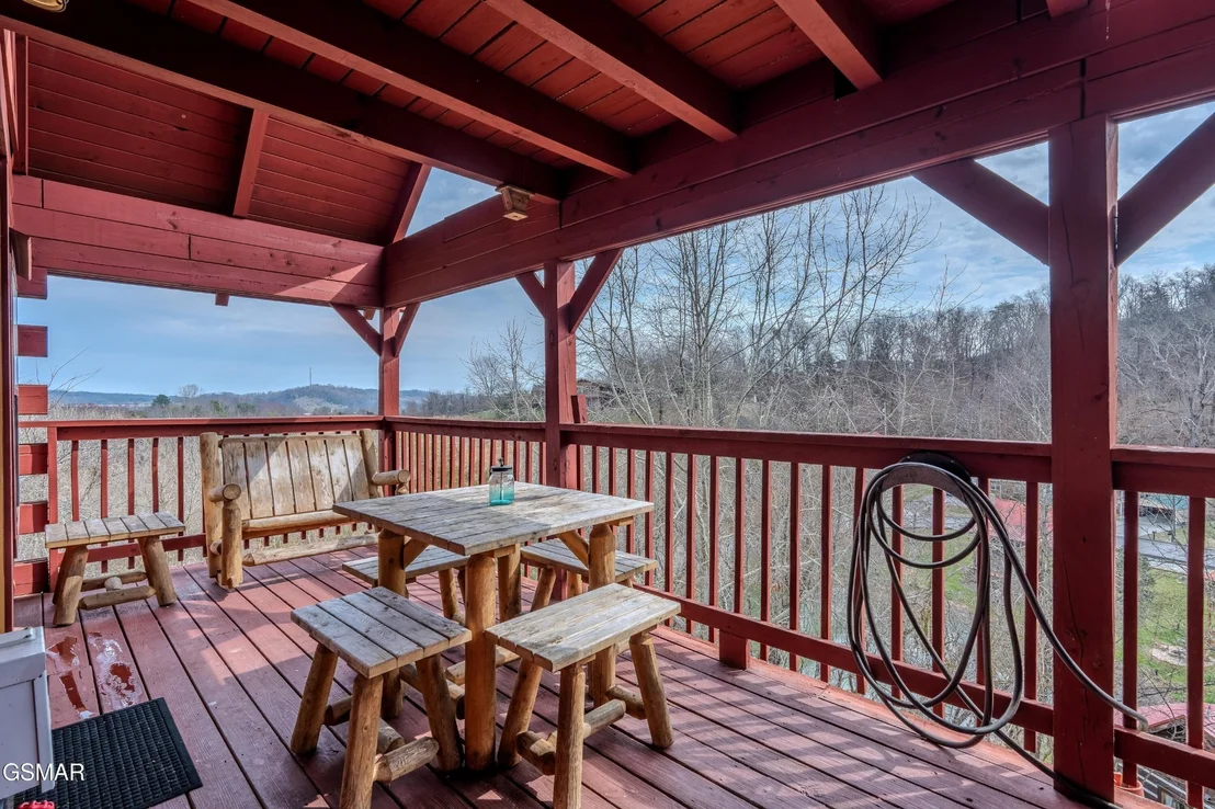 Photo of 513 Hideaway Ridge Circle