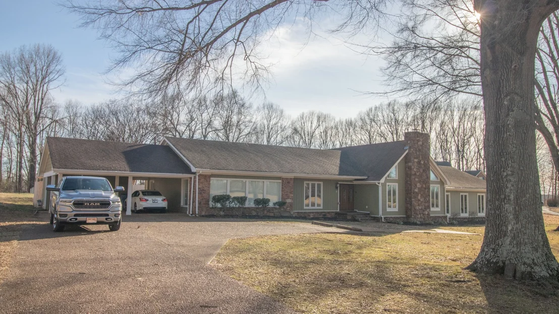 Photo of 23 Forked Oak Ln