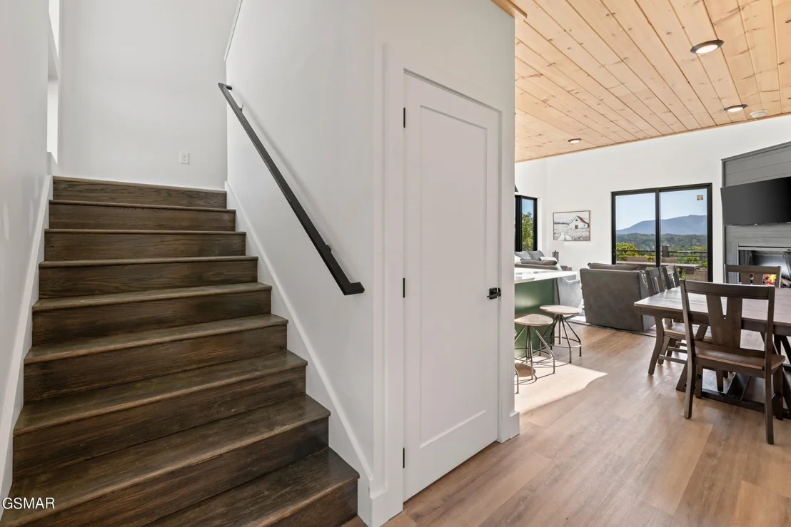 Photo of 405 Compass Point Way