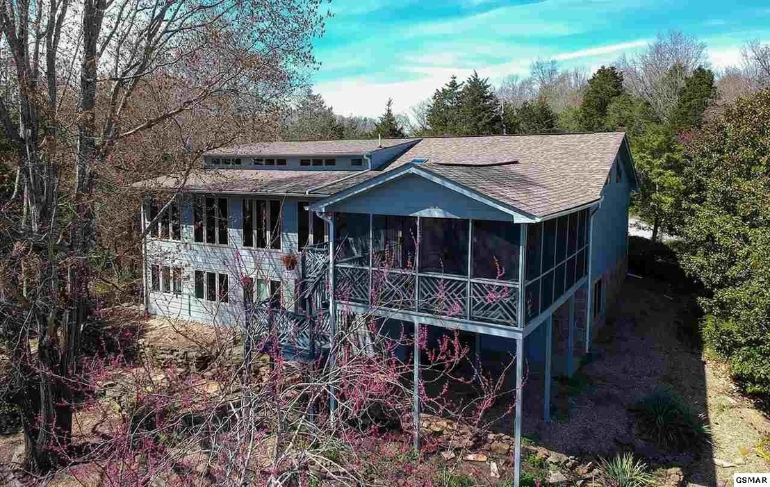 Photo of 1870 RIDGECREST Drive