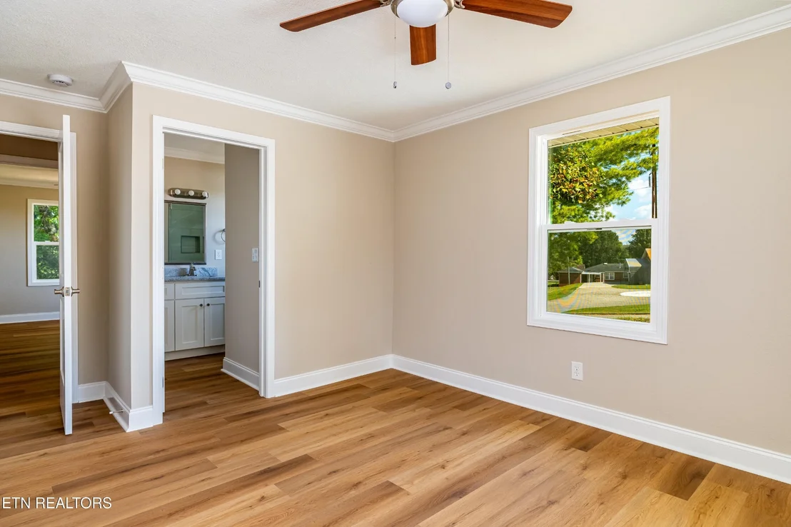 Photo of 700 Lakeview Drive