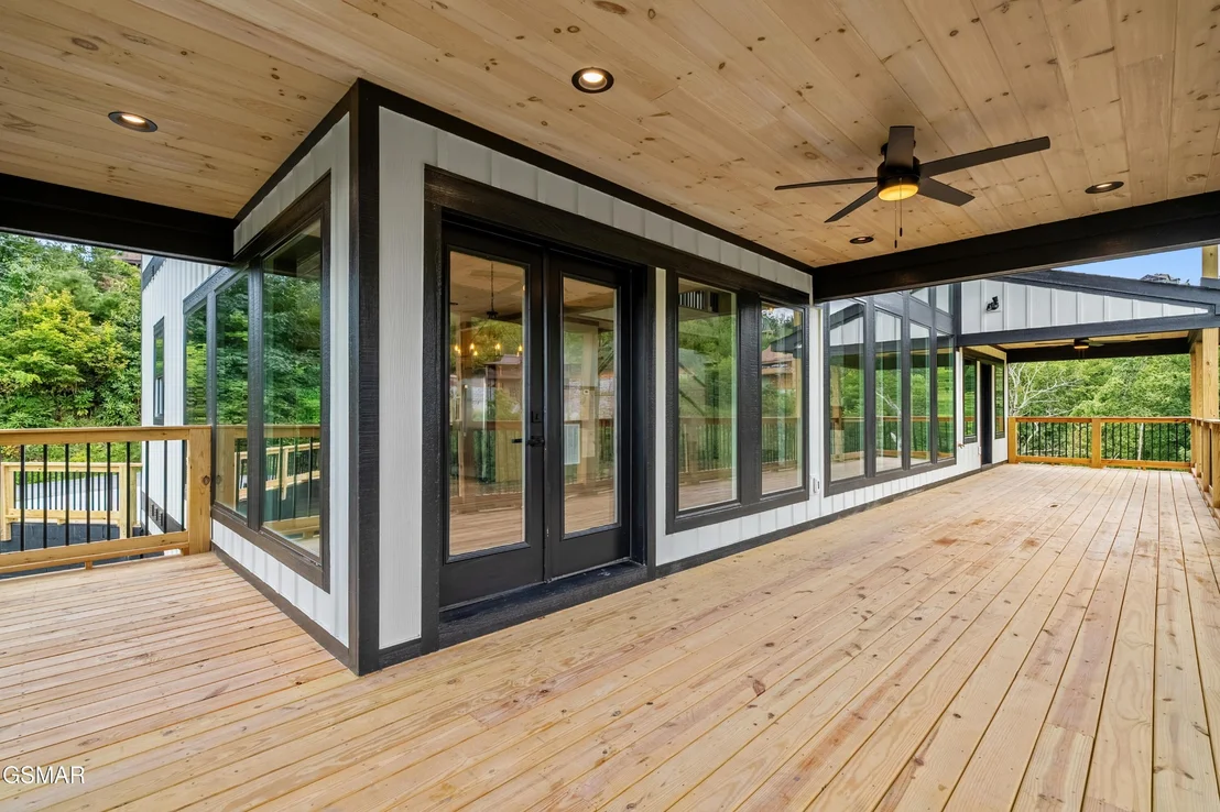 Photo of 745 Pinecrest Drive