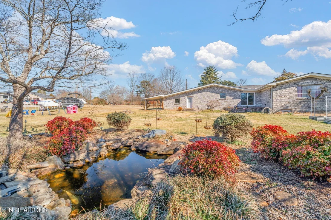 Photo of 7237 Oakmeade Rd