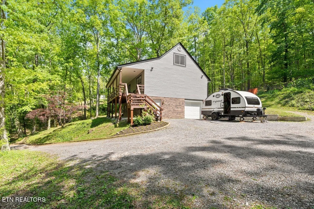 Photo of 8908 Ellis Lane