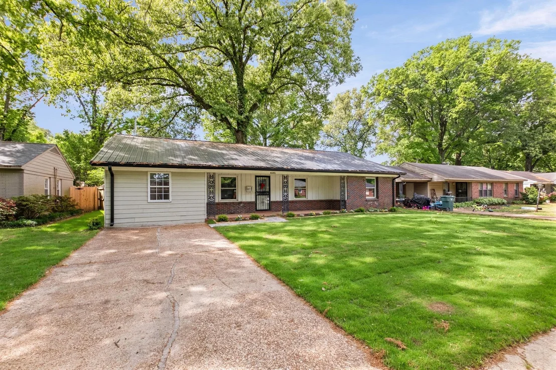 Photo of 4585 HELENE RD