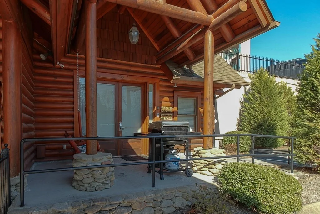 Photo of 305 Big Bear Way