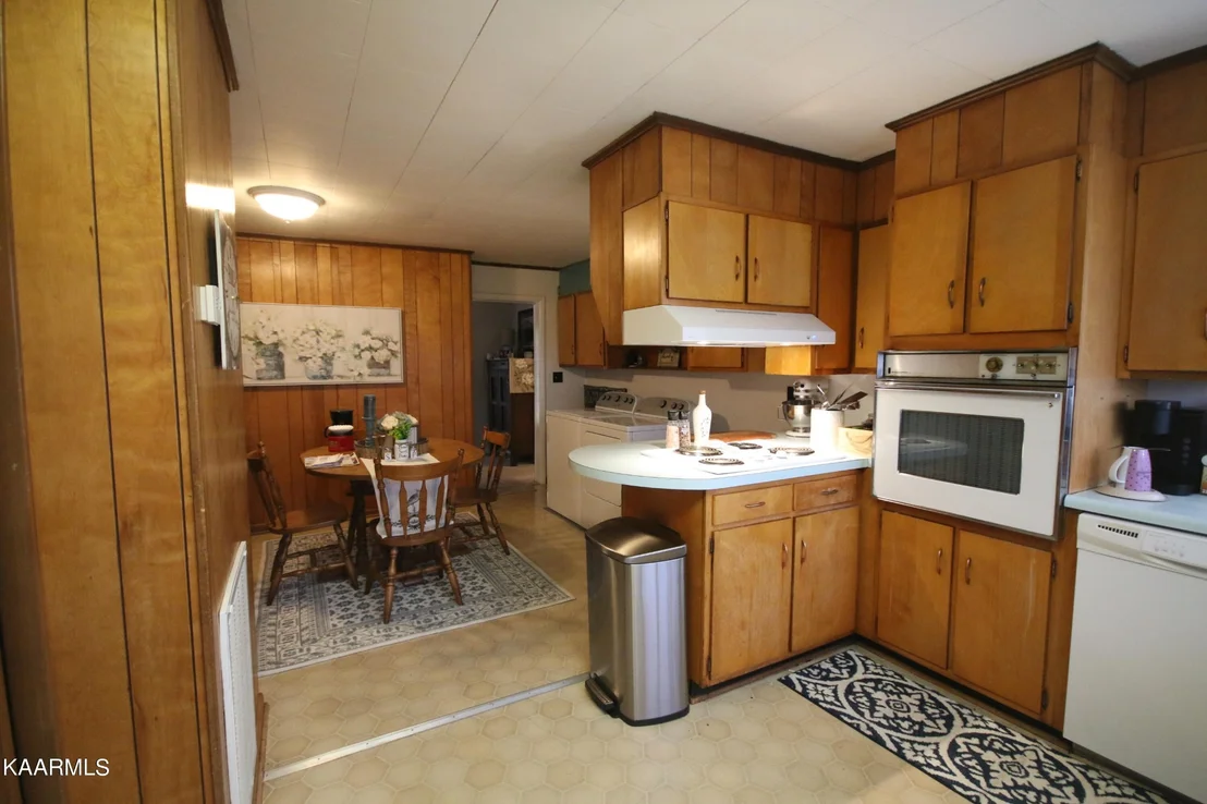 Photo of 8711 Trout Rd